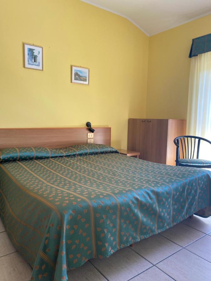 Hotel Del Fiume Канобио Екстериор снимка