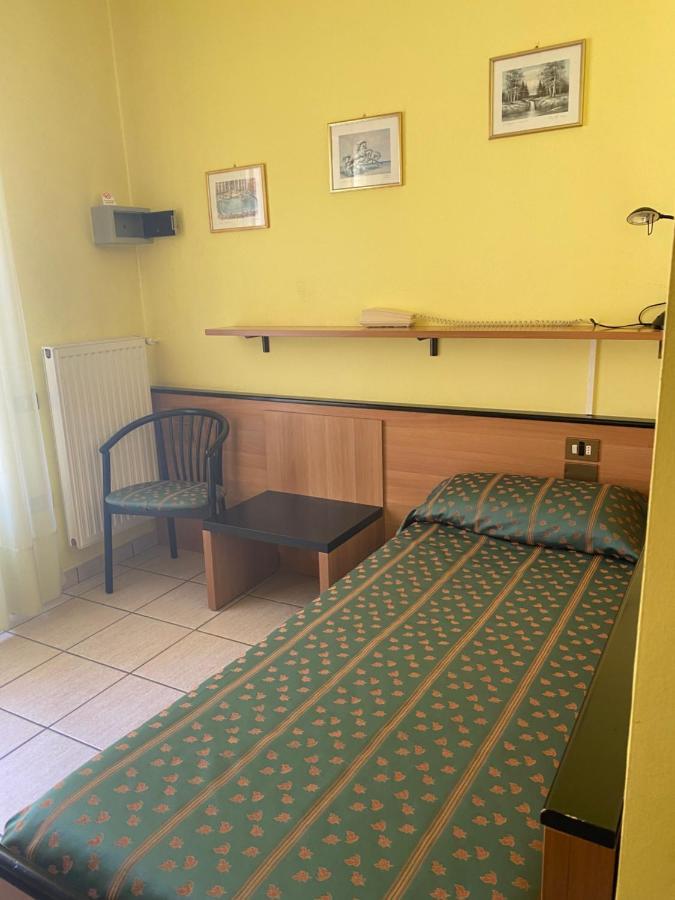 Hotel Del Fiume Канобио Екстериор снимка