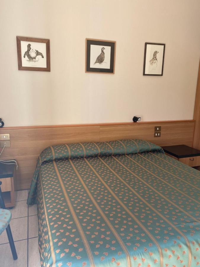Hotel Del Fiume Канобио Екстериор снимка