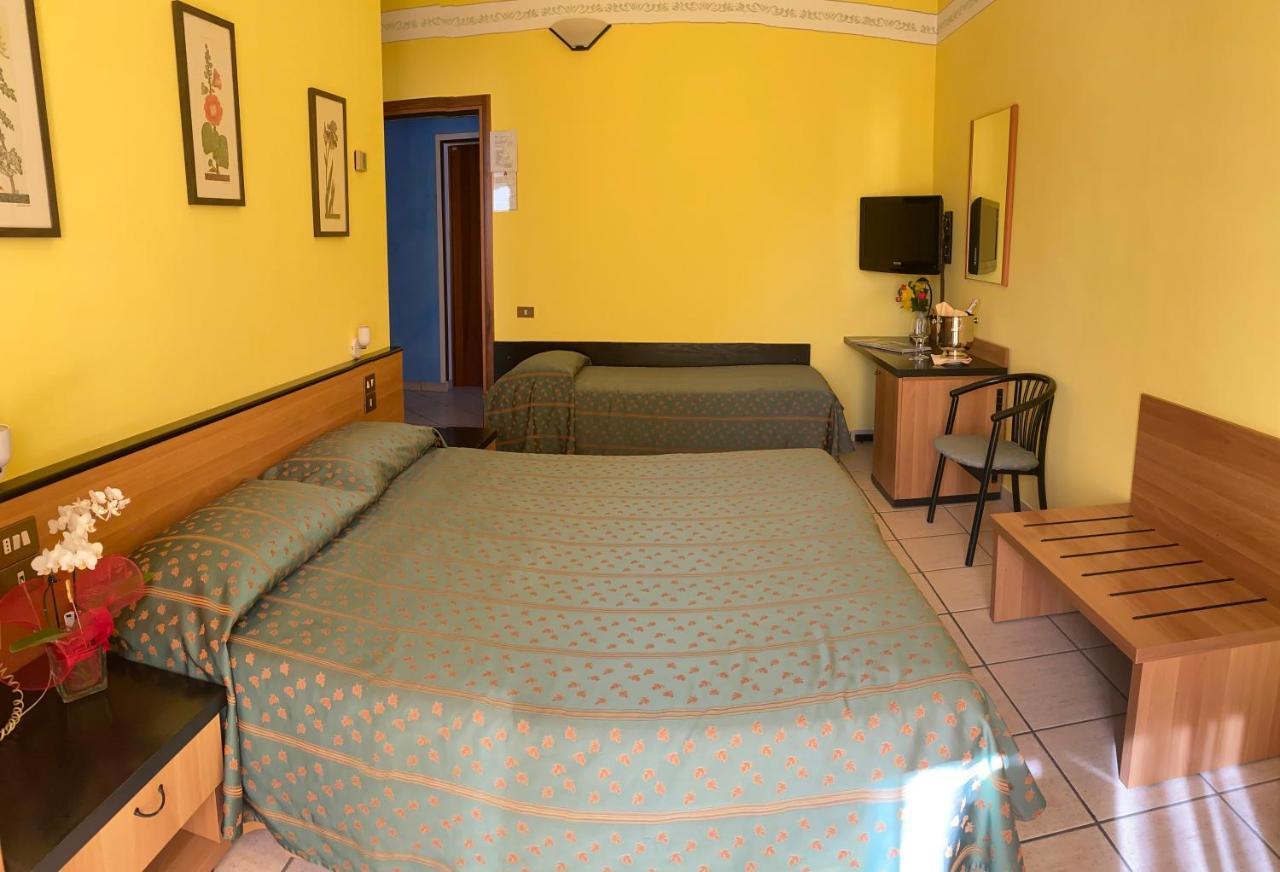 Hotel Del Fiume Канобио Екстериор снимка