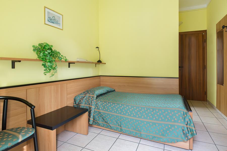 Hotel Del Fiume Канобио Екстериор снимка