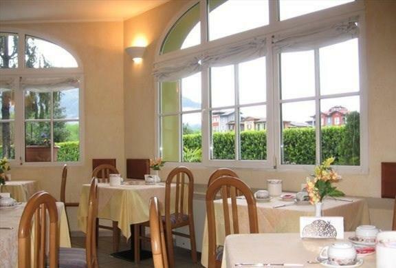 Hotel Del Fiume Канобио Екстериор снимка