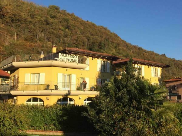 Hotel Del Fiume Канобио Екстериор снимка